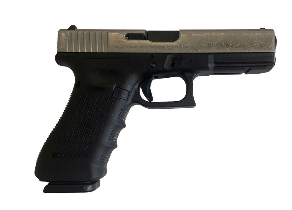 Handguns Glock 17 9mm GLOCK 17 GEN4 9MM 17RD STS/ENGRAVED • Model: 17